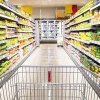 Beleuchtung der Supermarktgänge mit LED