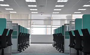 Bürobeleuchtung mit Rasterleuchten